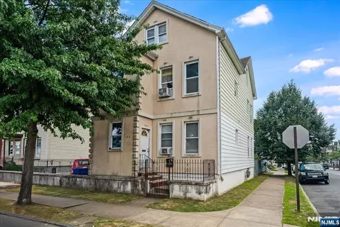 102 22nd Ave, Paterson, NJ 07513