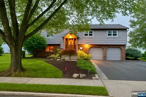 104 Trinity Ct, Paramus, NJ 07652 photo 1