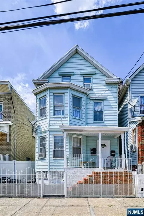 19 Rankin St, Elizabeth, NJ 07206