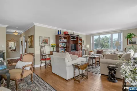 2000 Linwood Ave #3K, Fort Lee, NJ 07024