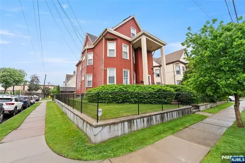47 Mahar Ave, Clifton, NJ 07011