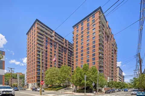 700 1st St #13D, Hoboken, NJ 07030