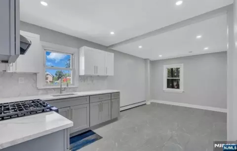 553 Orange Ave, Newark, NJ 07103