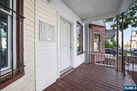 107 11th St, Newark, NJ 07107