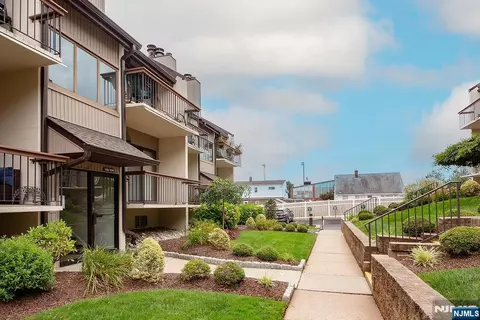 302 Hackensack St #707, Wood Ridge, NJ 07075