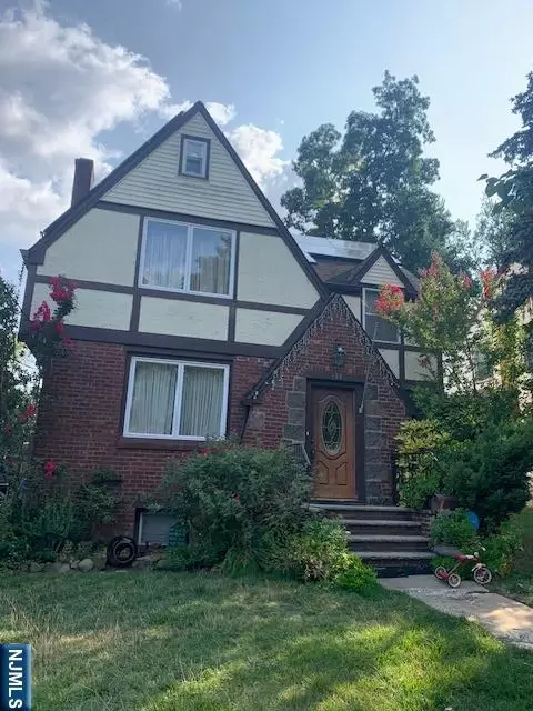 166 Herrick Ave, Teaneck, NJ 07666