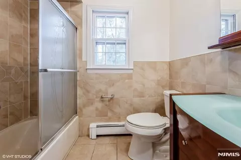 Bath - 275 Taft Ct, Paramus, NJ 07652 photo 2 of 4