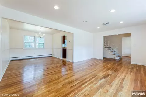 Living - 275 Taft Ct, Paramus, NJ 07652 photo 3 of 8