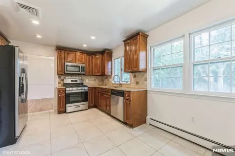 Kitchen - 275 Taft Ct, Paramus, NJ 07652 photo 2 of 2