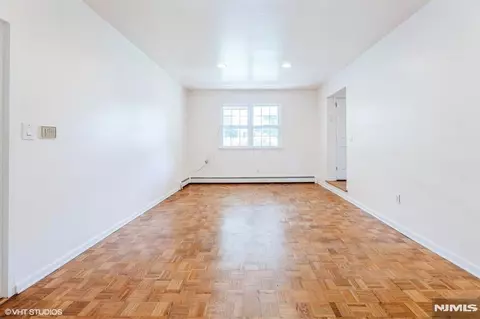 Living - 275 Taft Ct, Paramus, NJ 07652 photo 7 of 8