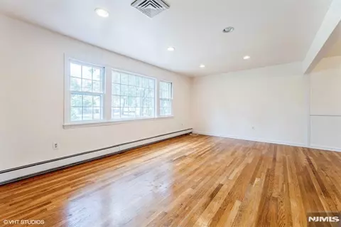Living - 275 Taft Ct, Paramus, NJ 07652 photo 1 of 8