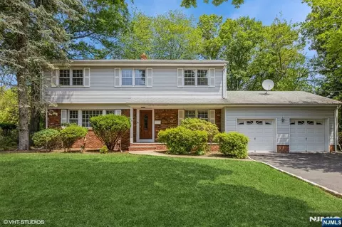 275 Taft Ct, Paramus, NJ 07652 photo 1