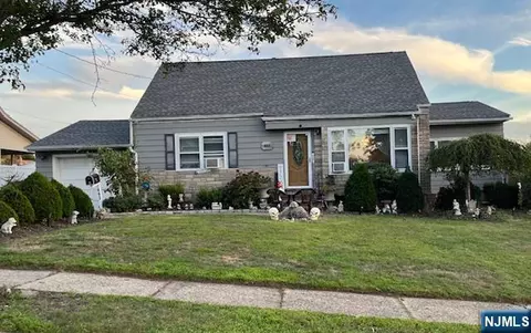 463 Luhmann Dr, New Milford, NJ 07646