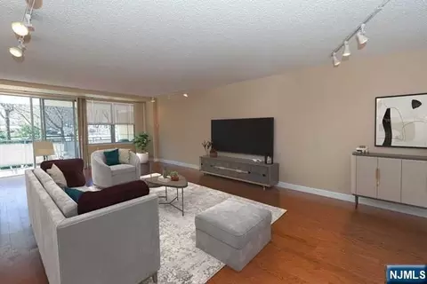 301 Beech St #3A, Hackensack, NJ 07601 photo 1