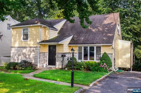 13 Nelson Pl, Nutley, NJ 07110 photo 1