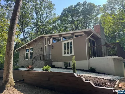 711 Indian Rd, Wayne, NJ 07470