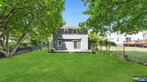 106 Hillside Ave, Cresskill, NJ 07626