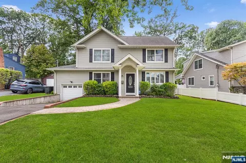 219 Woodland Ave, River Edge, NJ 07661