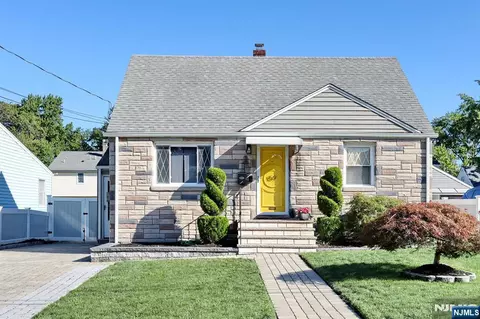 159 New York Ave, Bergenfield, NJ 07621