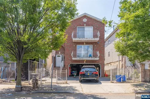 28 Branford St, Newark, NJ 07114