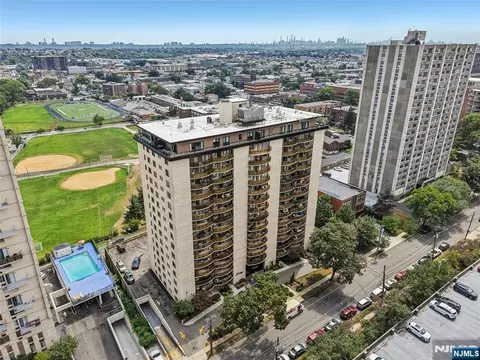 150 Overlook Ave #9C, Hackensack, NJ 07601 photo 1