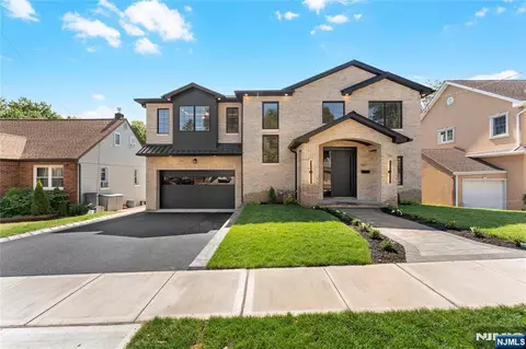 582 Morse Ave, Ridgefield, NJ 07657