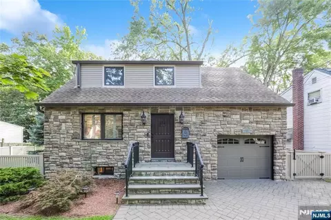 12 Morningside Ave, Cresskill, NJ 07626