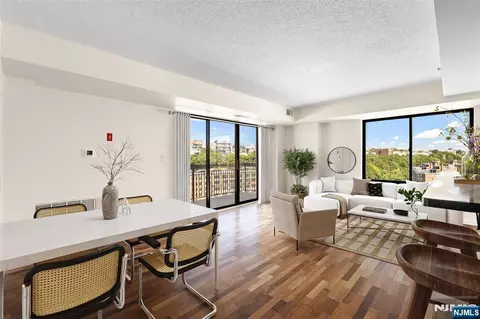 700 1st St #12Q, Hoboken, NJ 07030