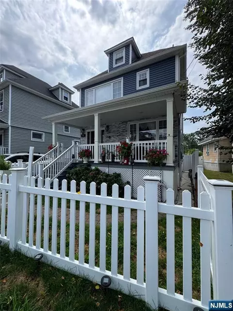 17 Elm St, Ridgefield Park, NJ 07660