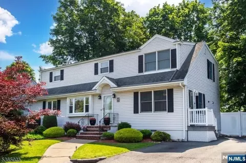 362 Valley Rd, Wayne, NJ 07470 photo 1