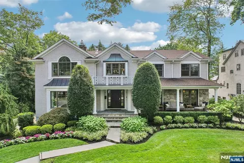 237 Mountain Ave, Ridgewood, NJ 07450