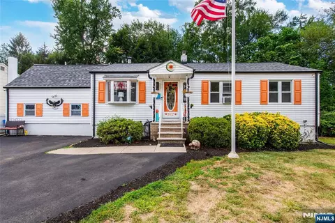 412 4th Ave, Hawthorne, NJ 07506