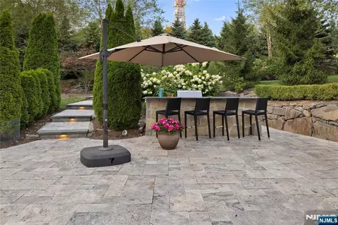 Exterior - 417 Route 9w, Alpine, NJ 07620 photo 8 of 10