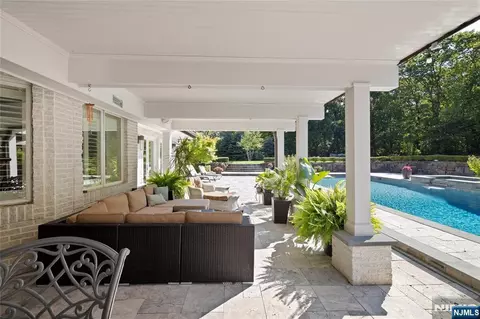 Exterior - 417 Route 9w, Alpine, NJ 07620 photo 5 of 10