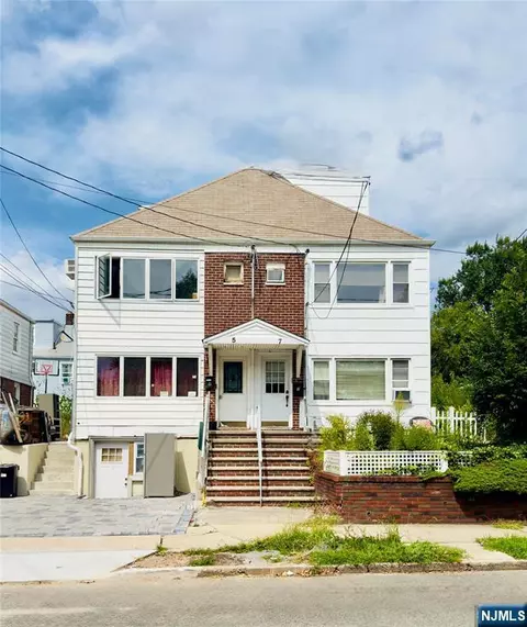 7 E 1st, Bayonne, NJ 07002