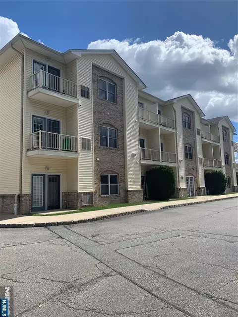 520 Victor St #49, Saddle Brook, NJ 07663
