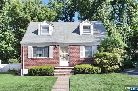 111 Dudley Dr, Bergenfield, NJ 07621