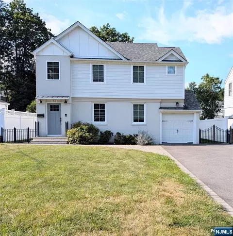152 W Clinton Ave, Tenafly, NJ 07670