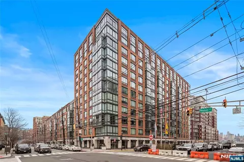 1100 Maxwell Ln #1213, Hoboken, NJ 07030
