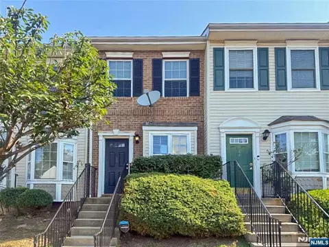 60 Faith Ct, Newark, NJ 07103
