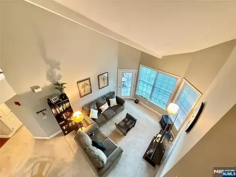 1410 Wharton Ct, Riverdale, NJ 07457