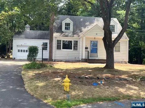 18 Chapel Pl, Wayne, NJ 07470 photo 1