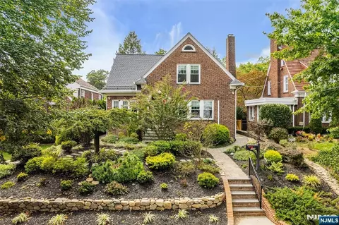 293 Euclid Ave, Hackensack, NJ 07601