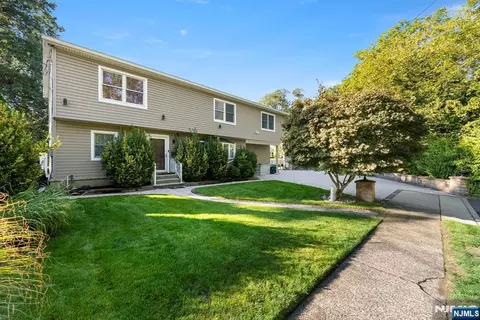 240 Palsa Ave, Elmwood Park, NJ 07407