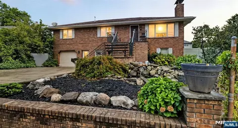 128 Old Hoboken Rd, Hackensack, NJ 07601 photo 1