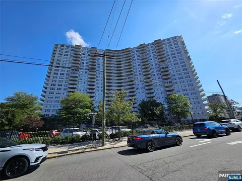 2000 Linwood #10E, Fort Lee, NJ 07024