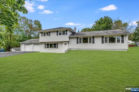 6 Golf Course Rd, Roxbury Township, NJ 07876 photo 1