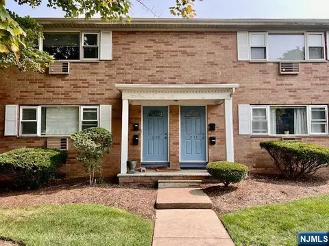 2-35 Virginia Dr #A, Fair Lawn, NJ 07410
