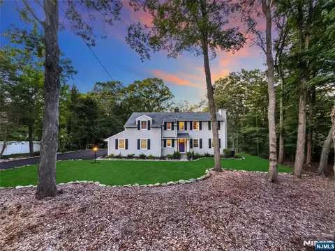 478 Saddle River Rd, Saddle River, NJ 07458