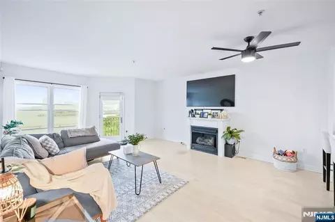 319 The Promenade, Edgewater, NJ 07020